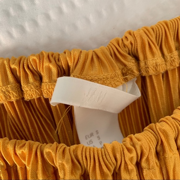 h&m mustard yellow flowy top with straps - Picture 5 of 7